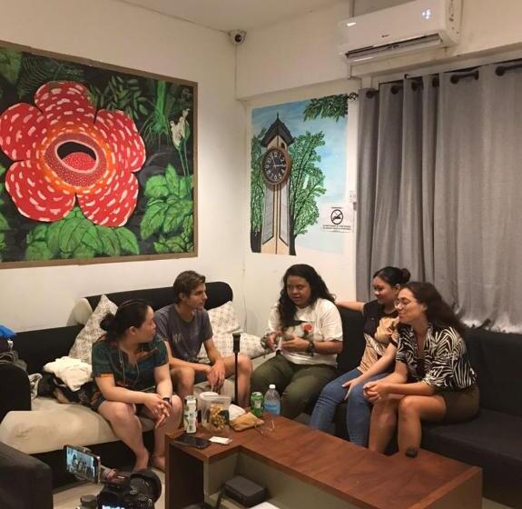 בית מלון כפרי H2 Segama Backpacker