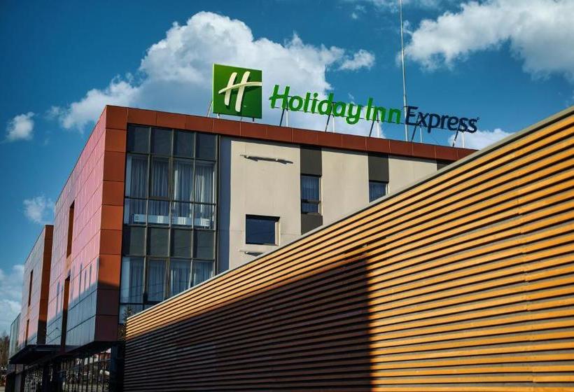 בית מלון כפרי Holiday Inn Express Moscow Khimki Go Park