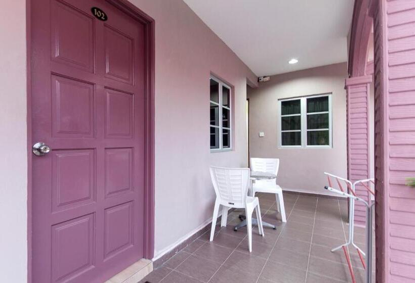 هتل Kampung Guest House   Hostel