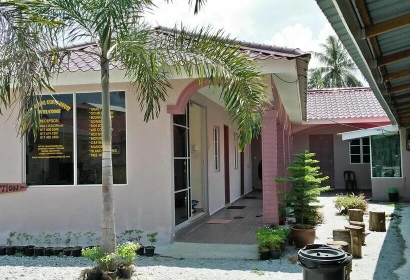 هتل Kampung Guest House   Hostel
