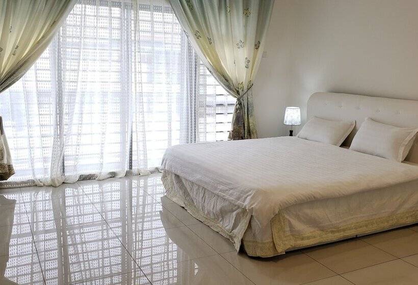 هتل Sr Home Stay At Klia