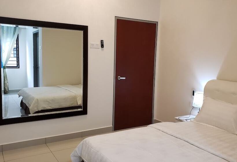 هتل Sr Home Stay At Klia