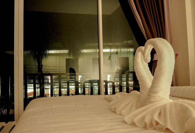 ホテル Take A Break At Naiyang Beach Hostel