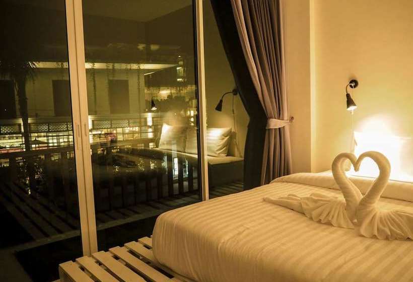 ホテル Take A Break At Naiyang Beach Hostel