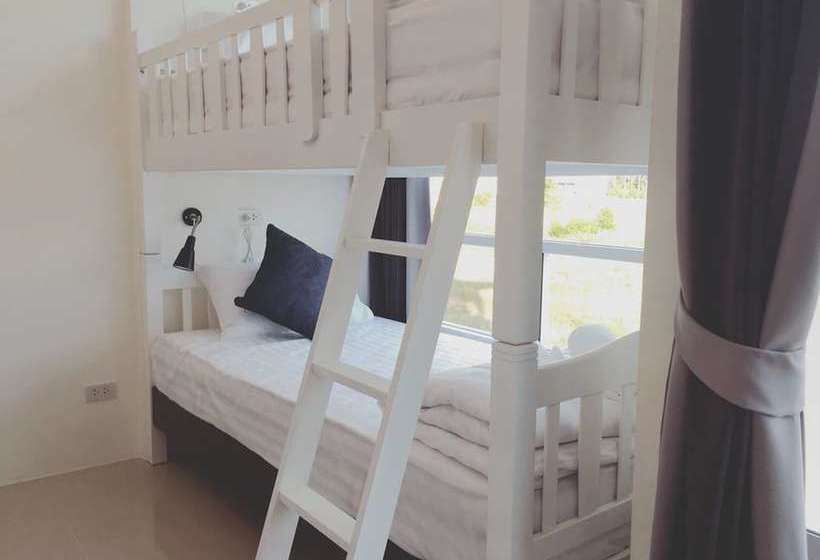 ホテル Take A Break At Naiyang Beach Hostel