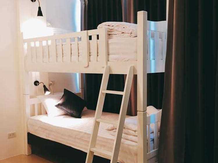 ホテル Take A Break At Naiyang Beach Hostel