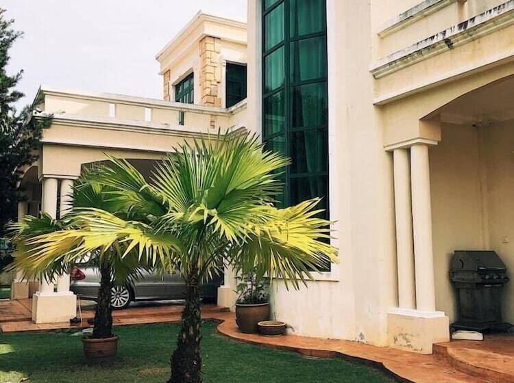 هتل Villa Shamir Near Klia
