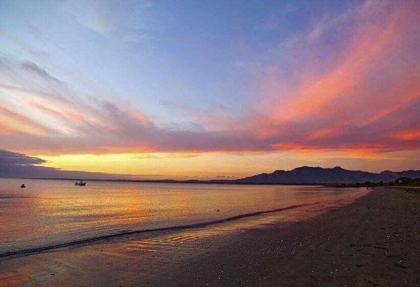 Hotel Aquarius On The Beach