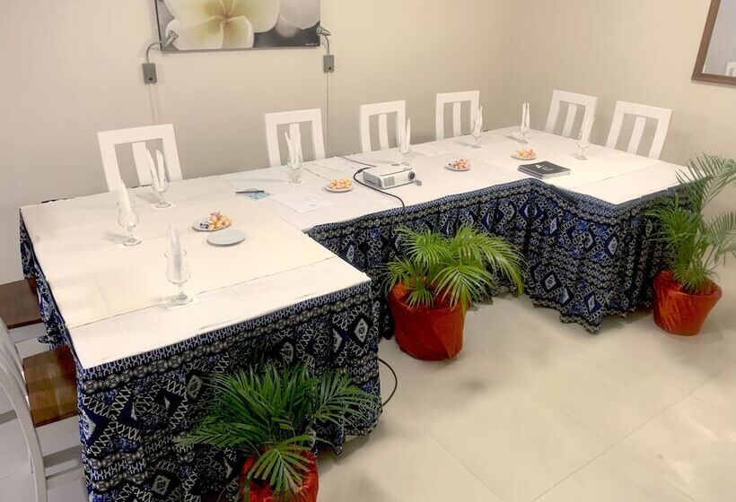 Hotel Aquarius On The Beach