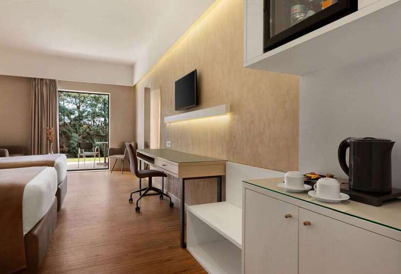 هتل Ramada Plaza By Wyndham Thraki