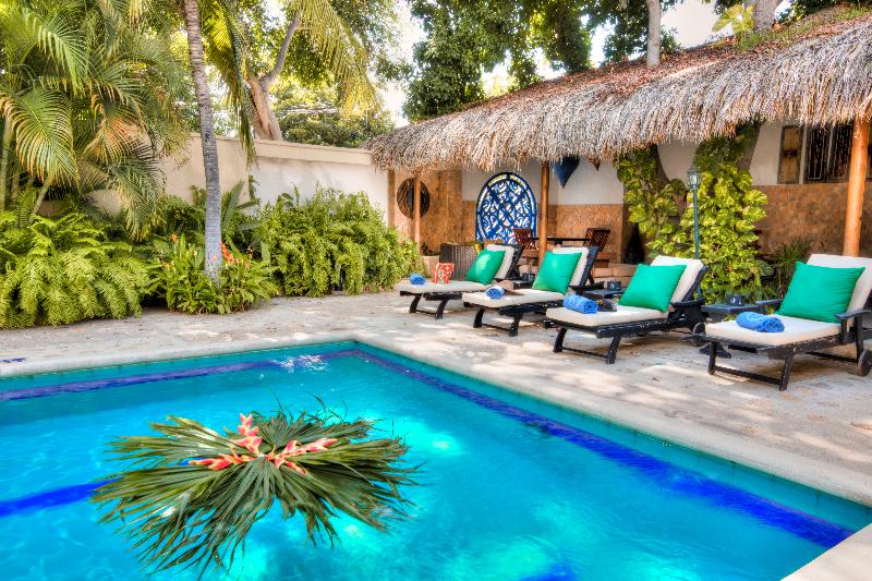 هتل Santorini Express Y Cabañas