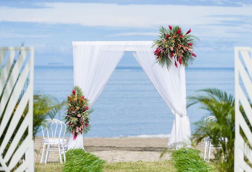 هتل Sheraton Fiji Golf & Beach Resort