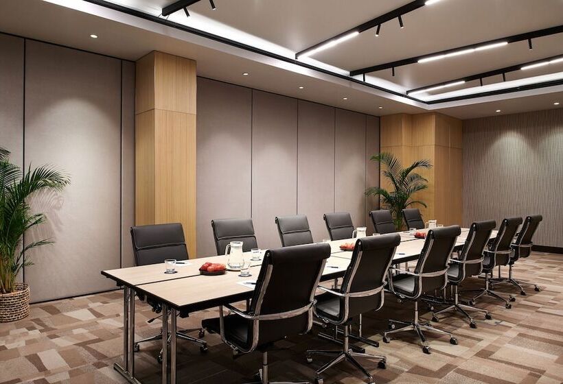 هتل Sheraton Fiji Golf & Beach Resort