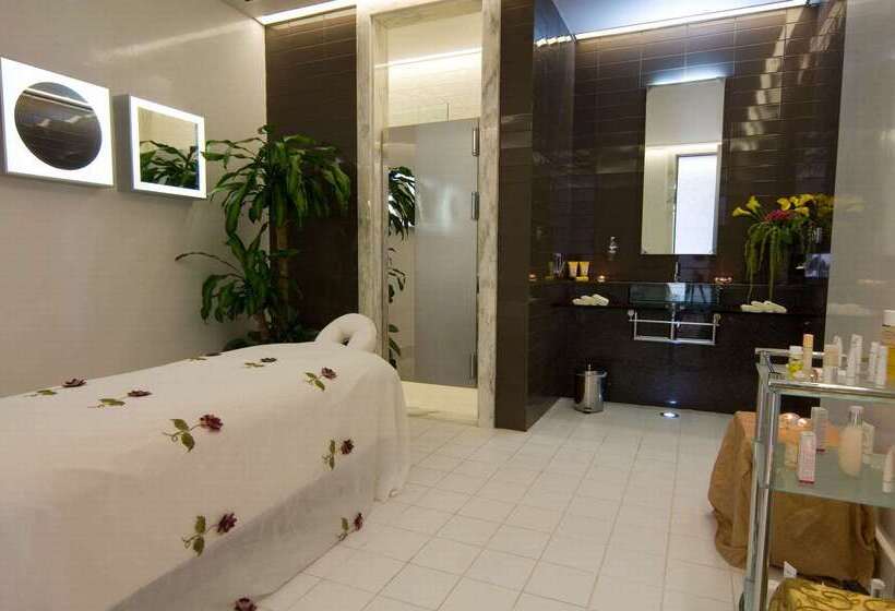 هتل Waldorf Astoria Jeddah  Qasr Al Sharq