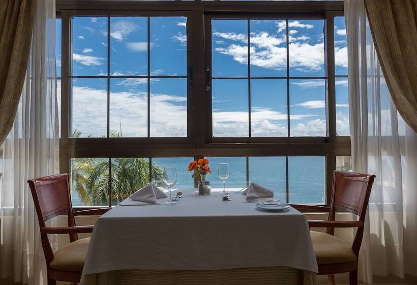 استراحتگاه Bahia Principe Grand Cayacoa