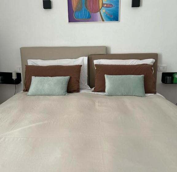 تختخواب و صبحانه Zeta Rooms