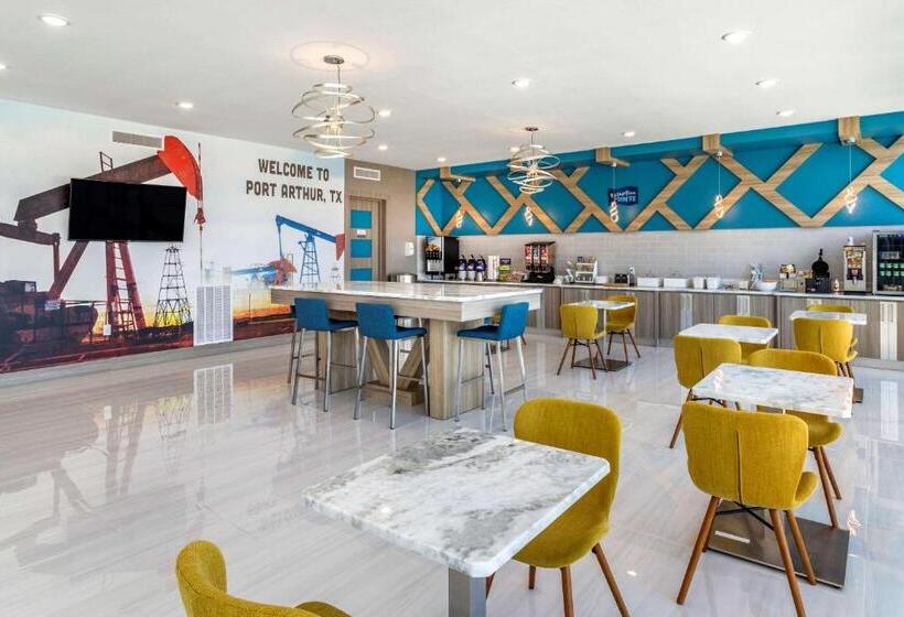 בית מלון כפרי Clarion Pointe Port Arthur Beaumont South