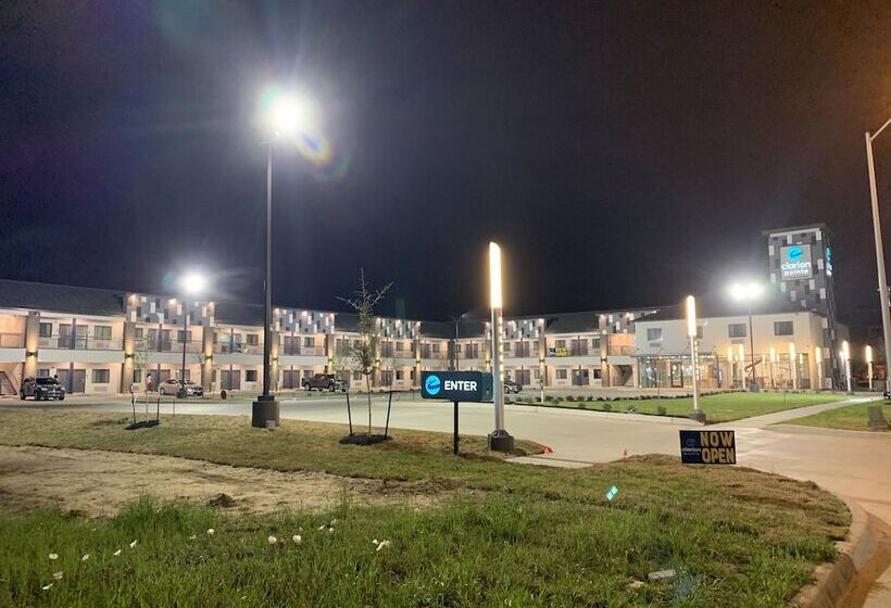 בית מלון כפרי Clarion Pointe Port Arthur Beaumont South