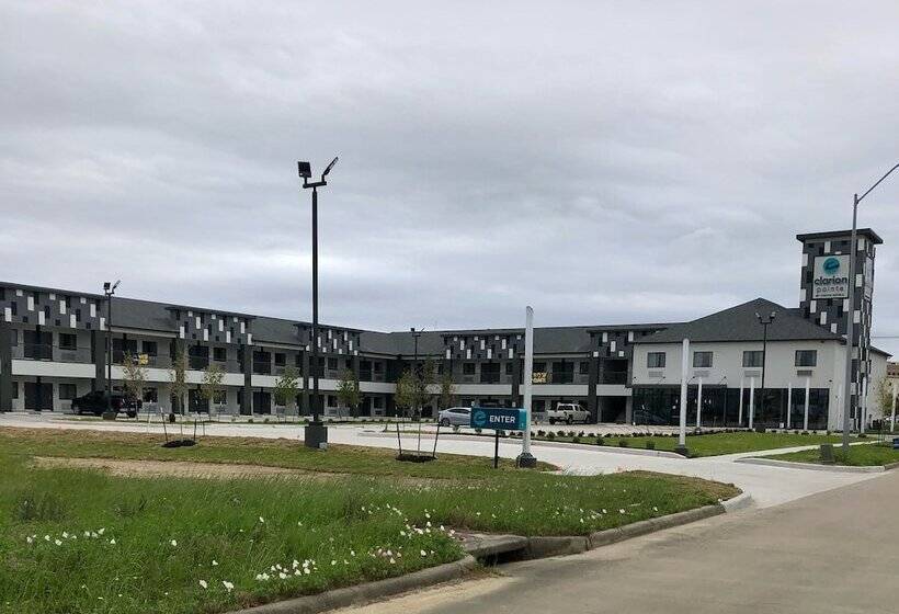 בית מלון כפרי Clarion Pointe Port Arthur Beaumont South