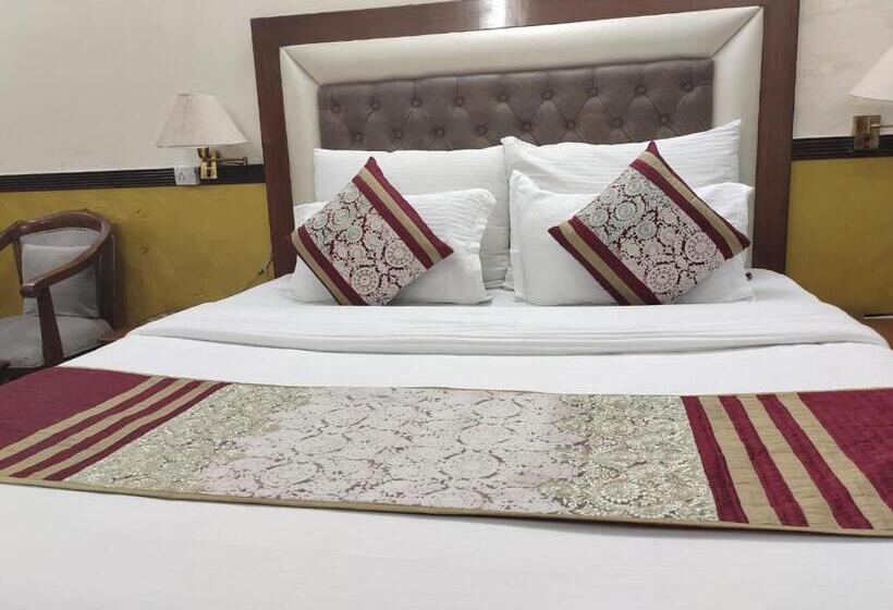 فندق Corporate Inn