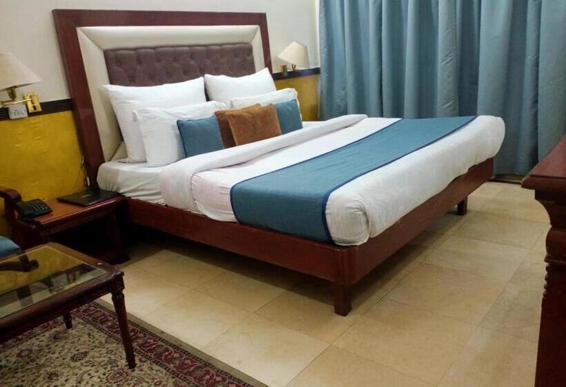فندق Corporate Inn