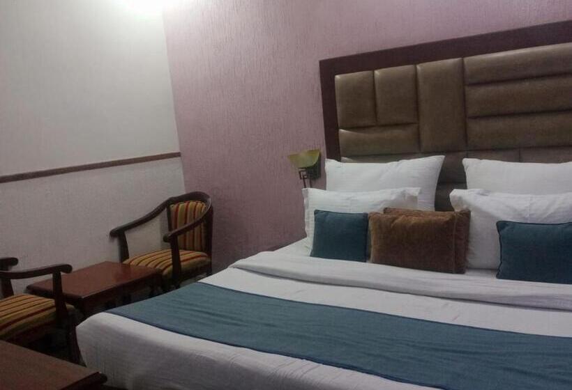فندق Corporate Inn