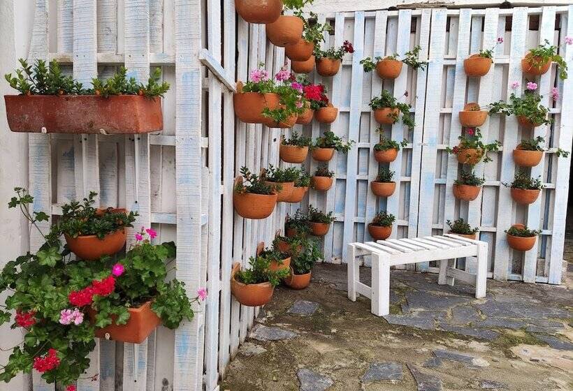 هتل Laureles De La Villa