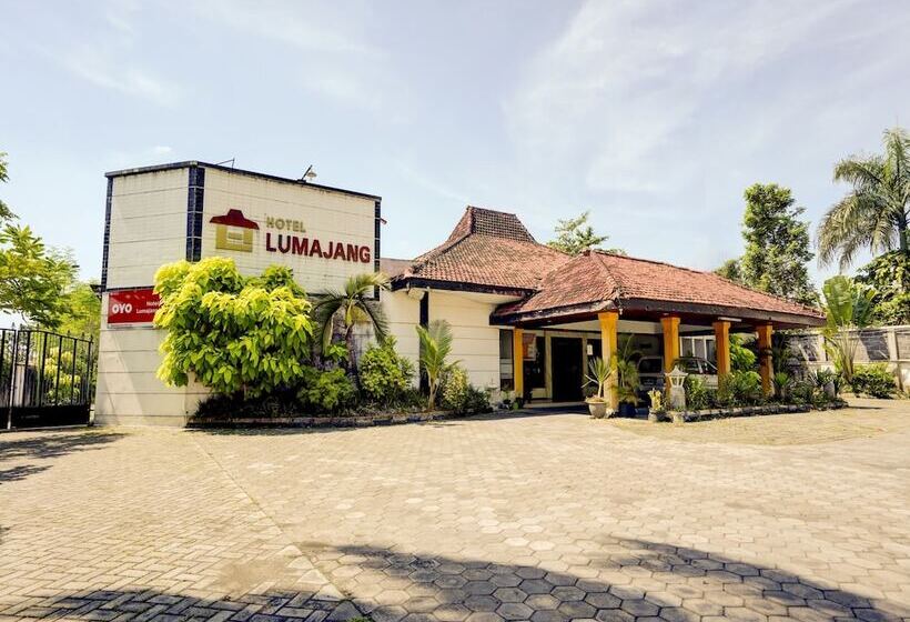ホテル Lumajang Redpartner