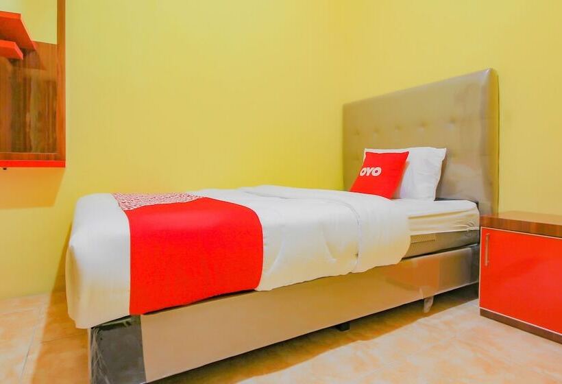 فندق Oyo 90216 Kost Sanny