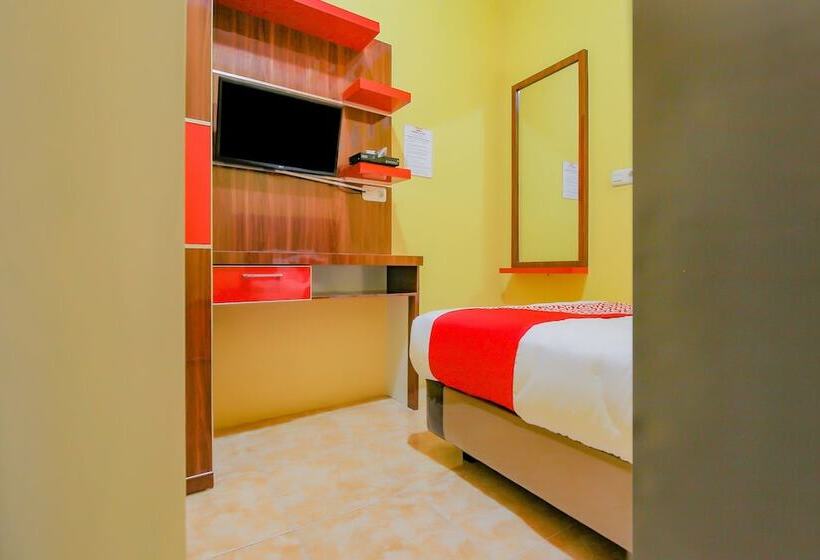 فندق Oyo 90216 Kost Sanny