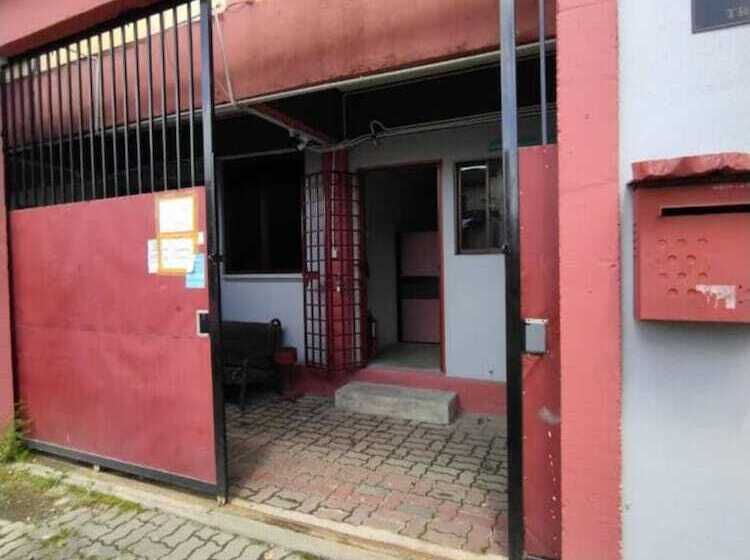 فندق Spot On 90179 Moza Inn