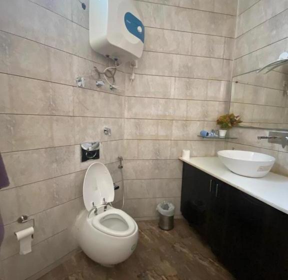 مبيت وإفطار Parimahal Homestay