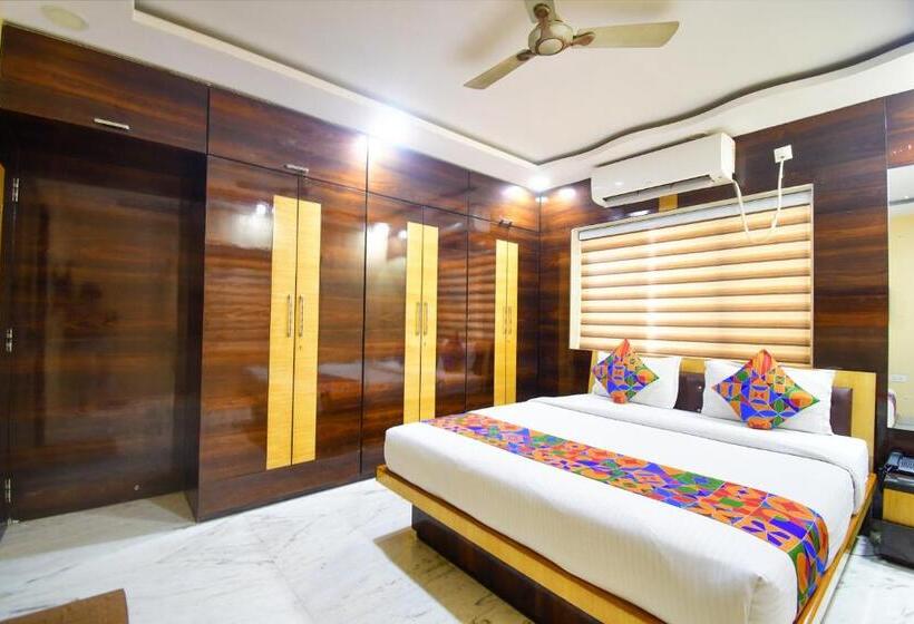 Fabhotel Divira Inn