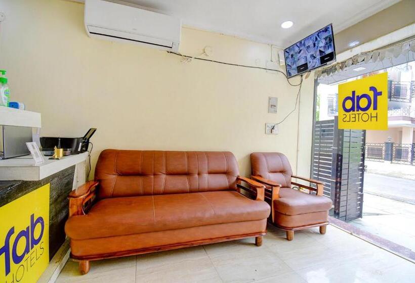 Fabhotel Divira Inn
