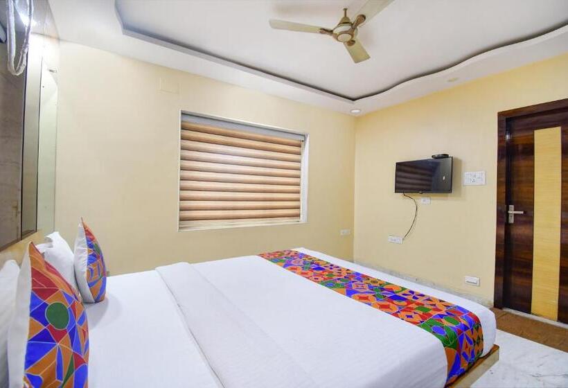 Fabhotel Divira Inn