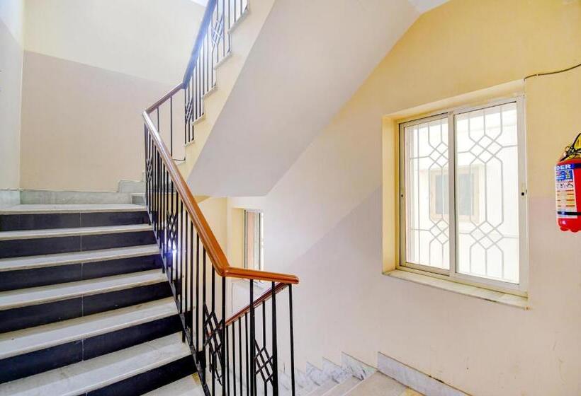 Fabhotel Divira Inn