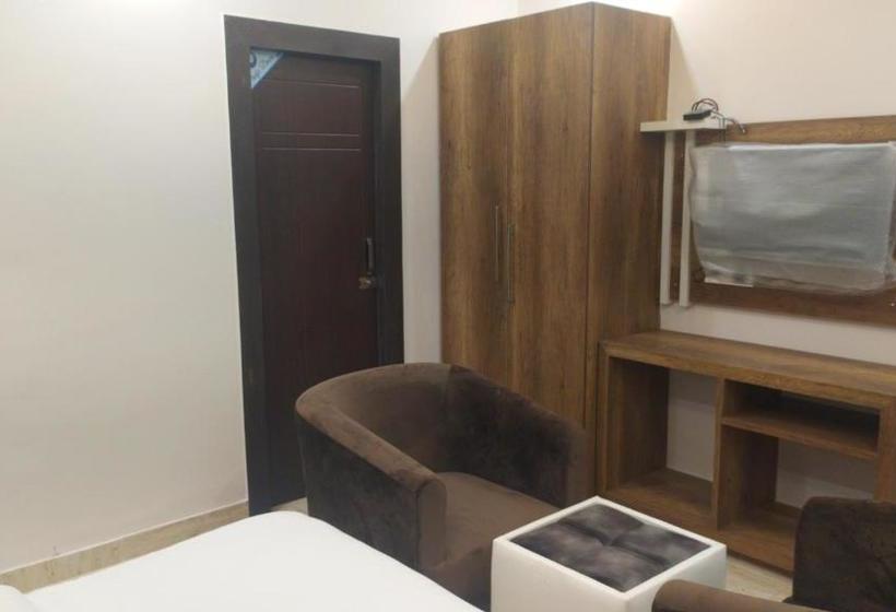 Fabhotel Elgrovia