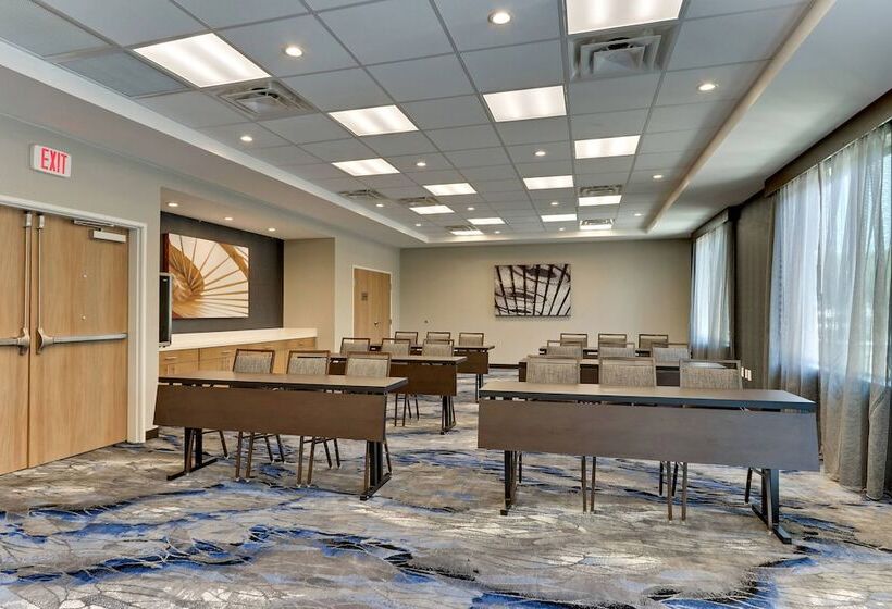 هتل Fairfield Inn & Suites By Marriott Dallas Love Field