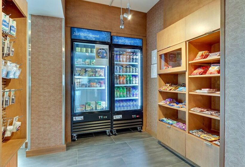 هتل Fairfield Inn & Suites By Marriott Dallas Love Field