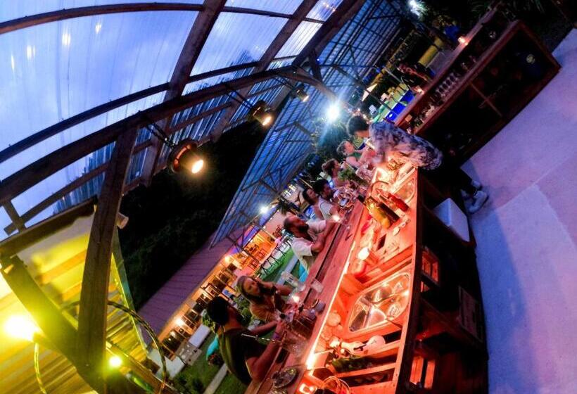 هتل Mama Tungu Hostel