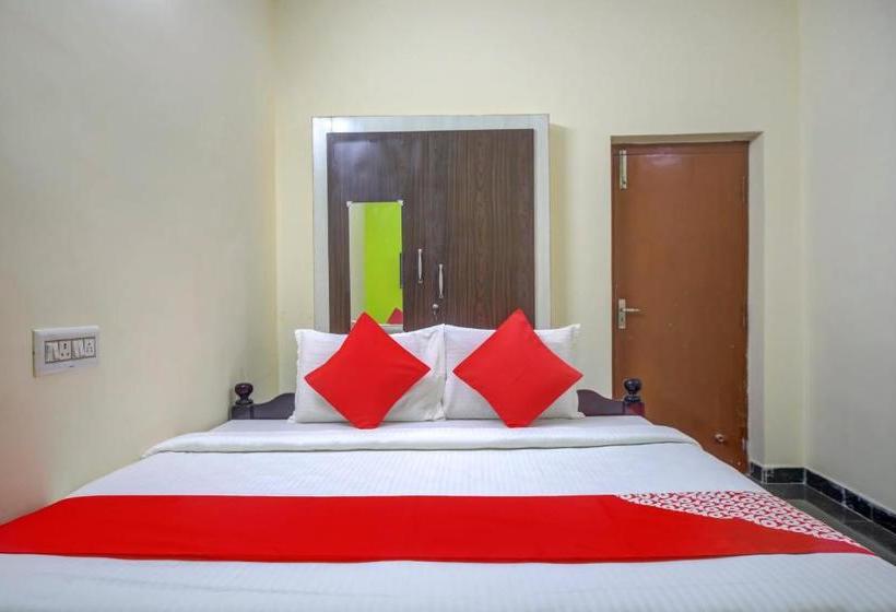 فندق Oyo 77801 Golden Park