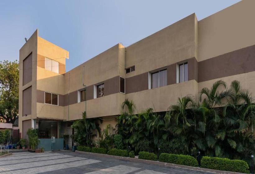 فندق Oyo 78103 Flagship Grand Nest Inn