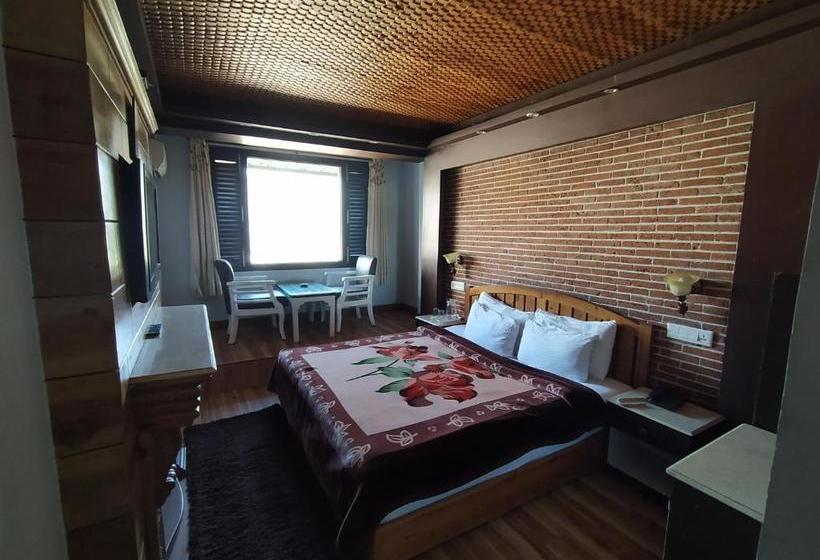 ホテル Parkwood At Mall Road