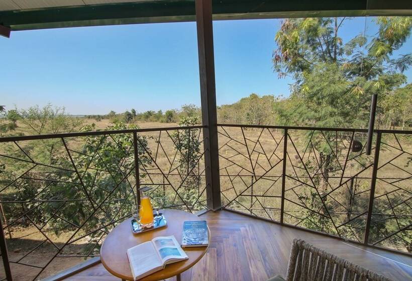 בית מלון כפרי Tadoba Jungle Camp