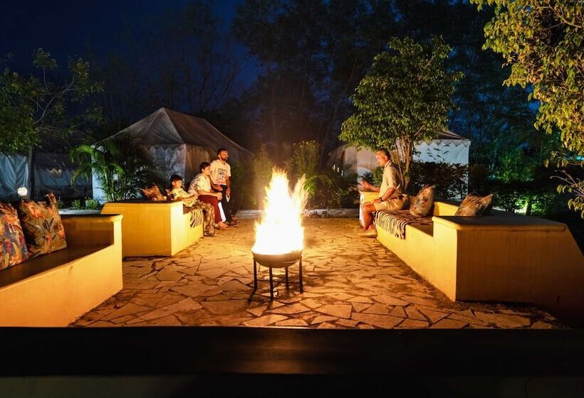 בית מלון כפרי Tadoba Jungle Camp