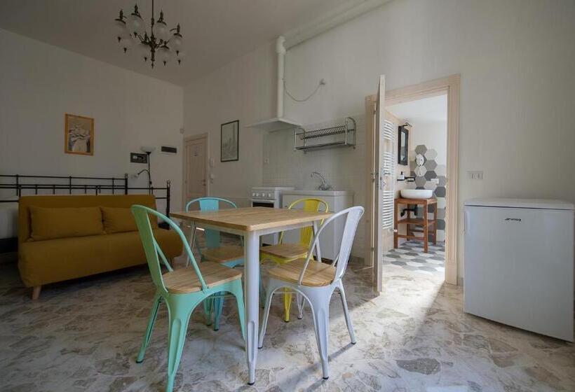 פנסיון Ai Cappuccini Guest House