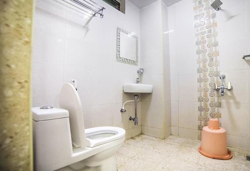 پانسیون Akash Villa Guest House