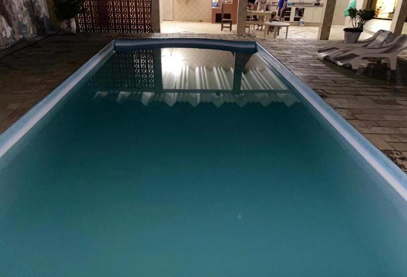 ペンション Hostel Ohana Beach