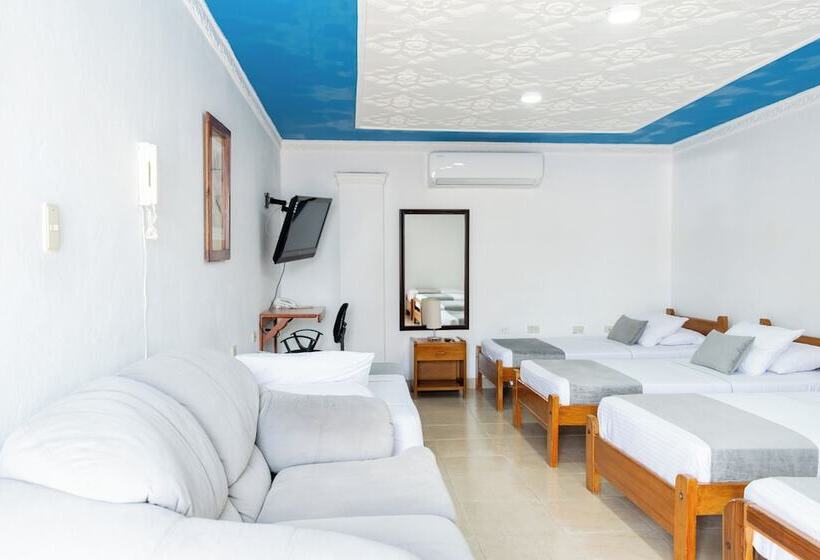 هتل Corozal Plaza