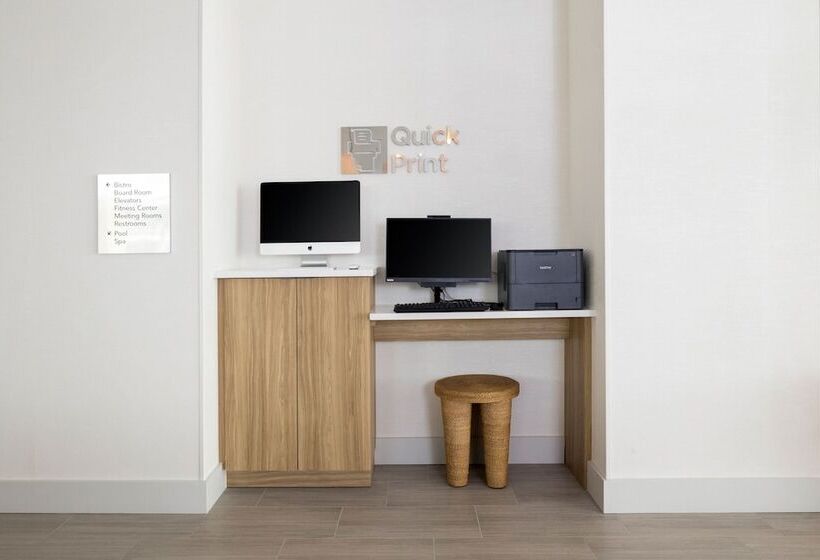 فندق Courtyard Amelia Island